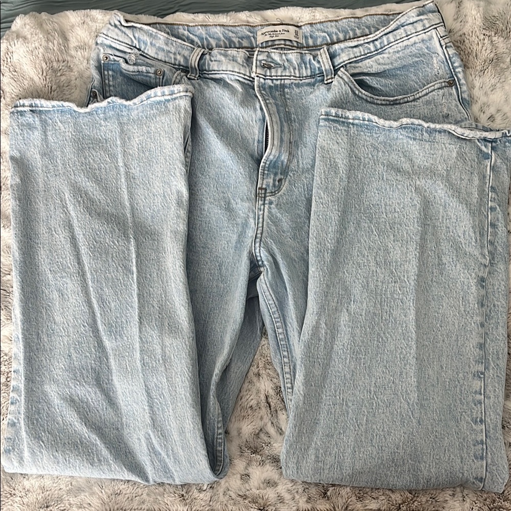 Abercrombie and Fitch Light Blue Women's Jeans, Size 33/16 Long
